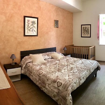 Casa Nicole Apartment Lake Garda ภายนอก รูปภาพ