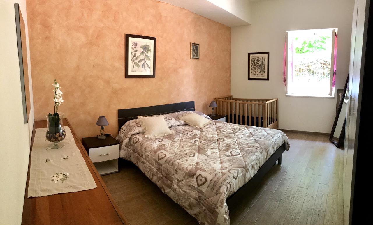 Casa Nicole Apartment Lake Garda ภายนอก รูปภาพ
