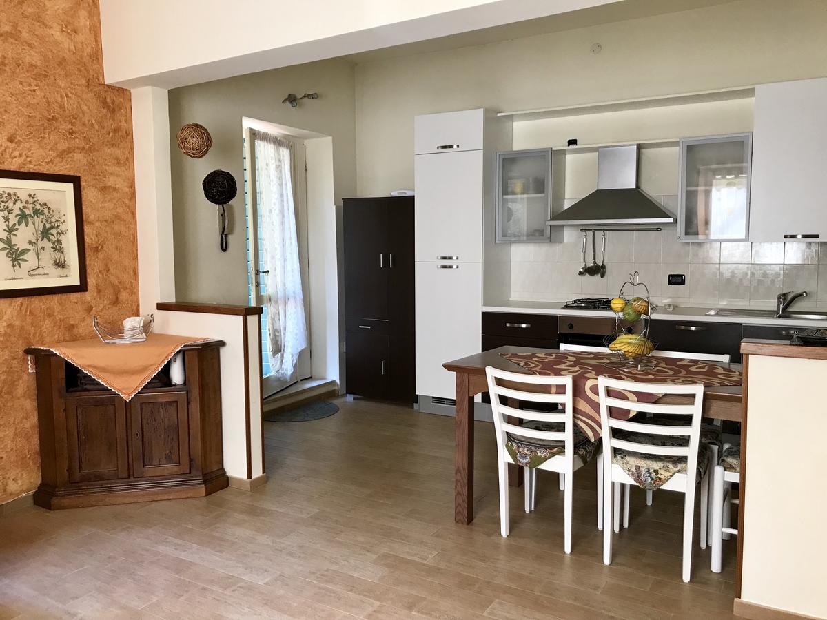 Casa Nicole Apartment Lake Garda ภายนอก รูปภาพ